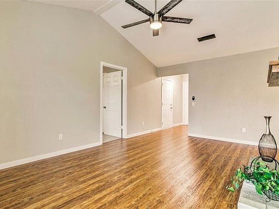 4th image of 3305 Statler Dr