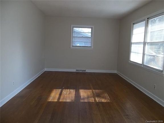 4th image of 2639 Bay St