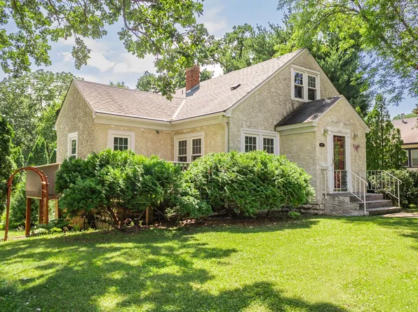 1017 Main St NW, Elk River, MN 55330