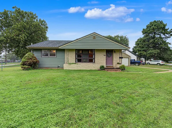 2300 Richland Dr, Des Moines, IA 50317