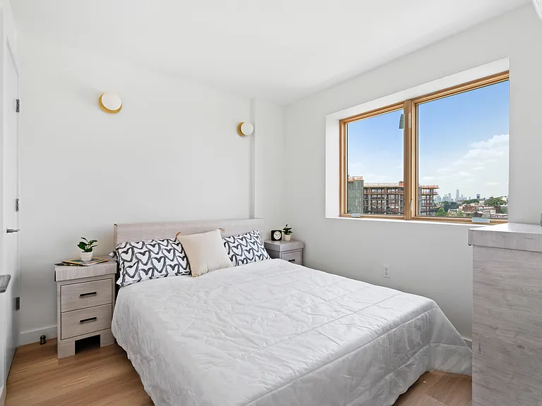 11 Weirfield St #7B — Photo 6