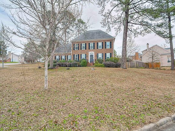 2nd image of 780 Springbrook Circle