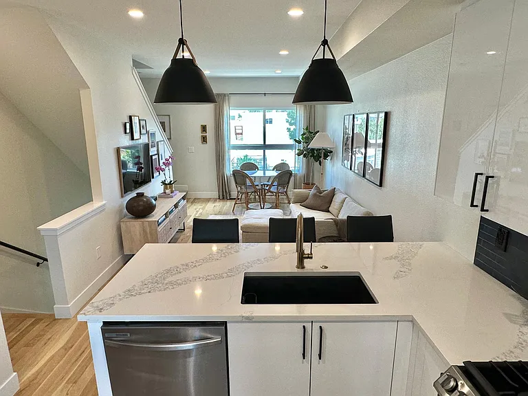 Dimmable canned & pendant lights