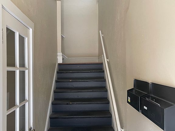 3rd image of 1903 Capitol Ave #B