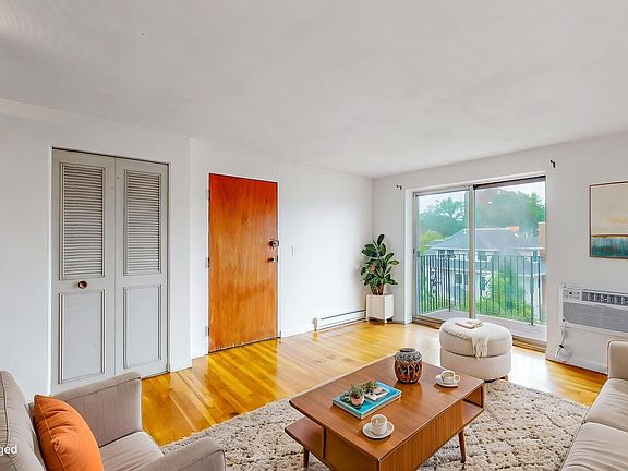 2nd image of 39 Englewood Ave APT 24