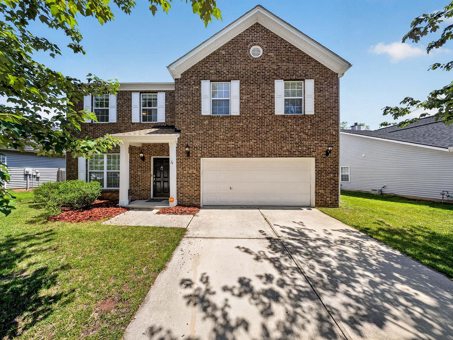 3 bed, 2.5 bath, 2300 sqft, $2,495 — Photo 1
