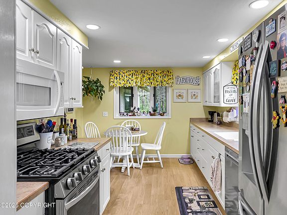 2nd image of 501/531 E Barton Ln