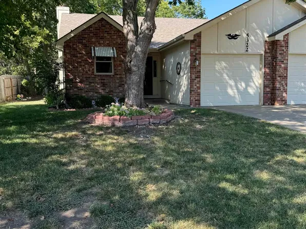 5322 SW Reeder St, Topeka, KS 66604