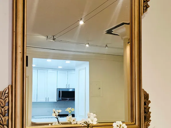 205 West 57th Street image 8 of 17