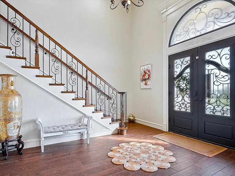 2309 Parker Rd — Photo 4