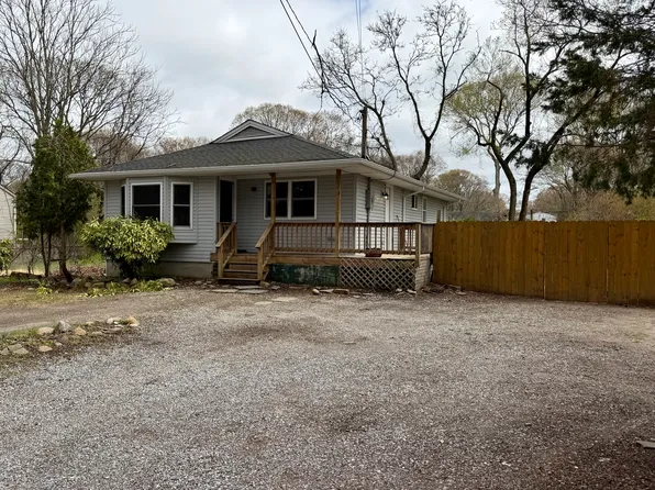 14 Mastic Blvd, Mastic, NY 11950
