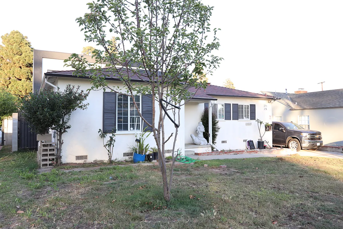 Building Photo - 2512 Siwanoy Dr