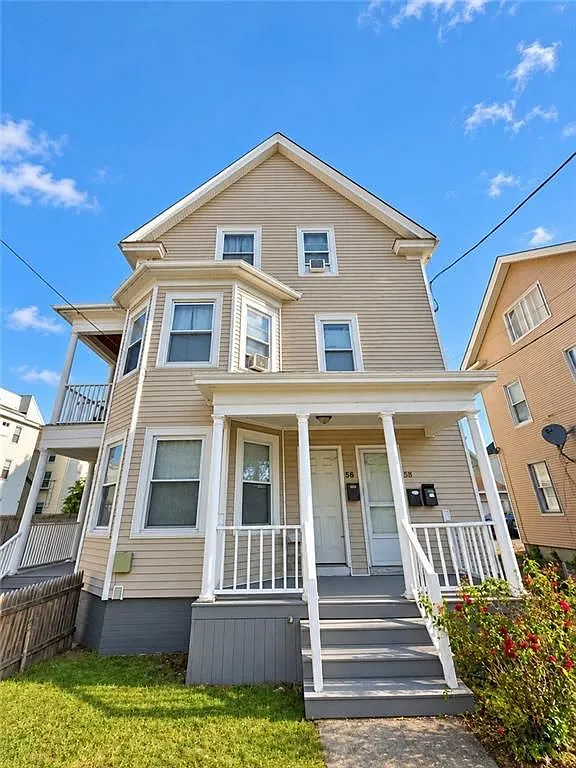 3 bed, 1.0 bath, 1100 sqft, $2,300 — Photo 1