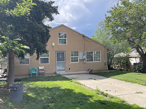 2nd image of 810 Lowell Blvd