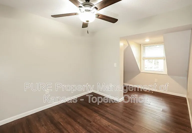 1016 SW College Ave — Photo 15