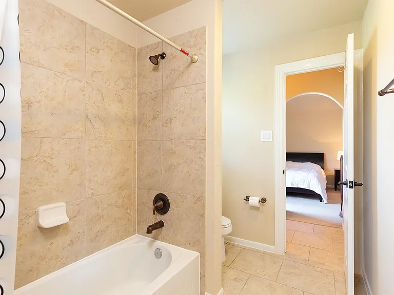 162 W Hullwood Ct — Photo 42