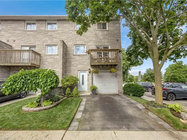 1155 Paramount Dr #22, Hamilton, ON L8J 2N3