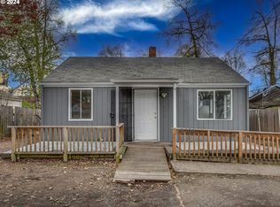 9505 NE Gertz Cir, Portland, OR 97211