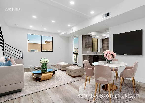 2 bed, 2.5 bath, $4,210 — Photo 2