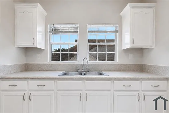 4222 1/2 Wall St — Photo 11