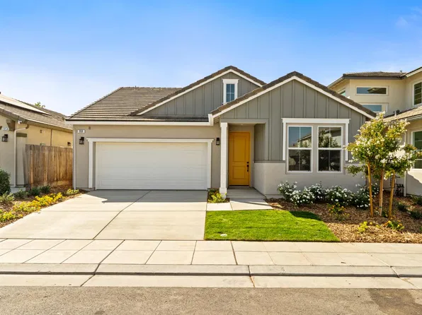 958 Ponderosa Way W, Madera, CA 93636