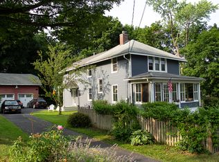 8 Lakehill Rd, Burnt Hills, NY 12019