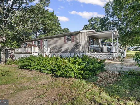 70 Peachy Ann Dr, Newville, PA 17241