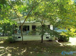 127 S Cool St, Mentone, AL 35984