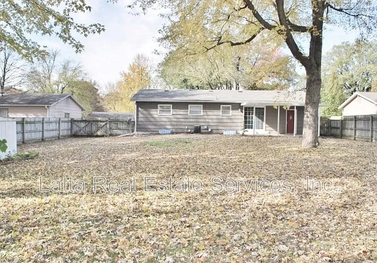 7315 Appleton Ave — Photo 2