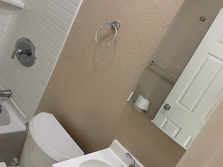 1536 W Wardlow Rd #11 — Photo 11
