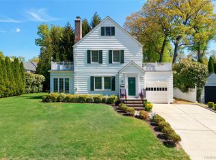 182 Ryder Rd, Manhasset, NY 11030