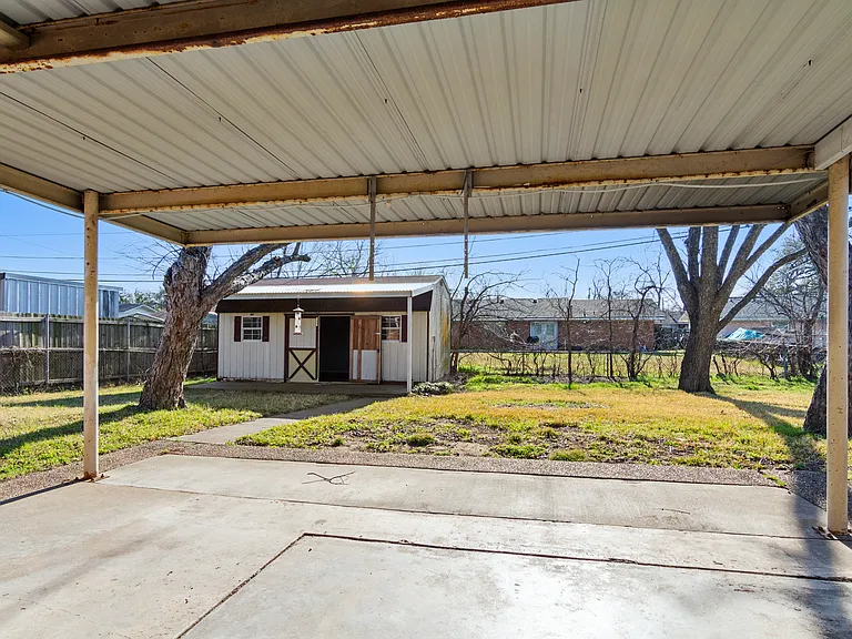 102 S Rita St — Photo 30