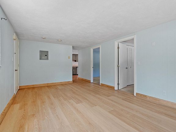 5th image of 9 Wampus Ave APT 4
