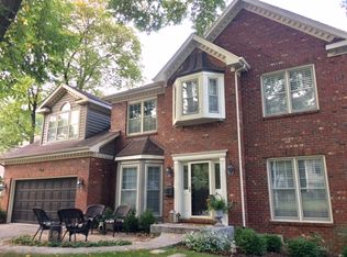 411 E Bauer Rd, Naperville, IL 60563