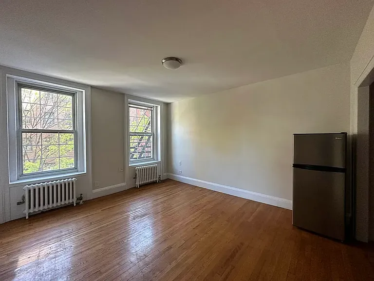 226 E 59th St #3FW — Photo 2