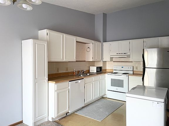 4th image of 16559 Terrey Pine Dr