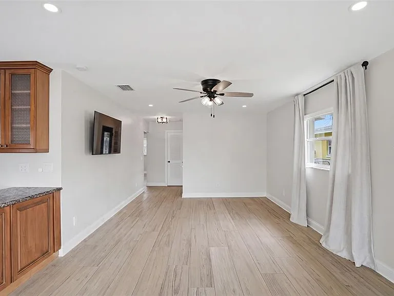 4436 Floramar Ter — Photo 12