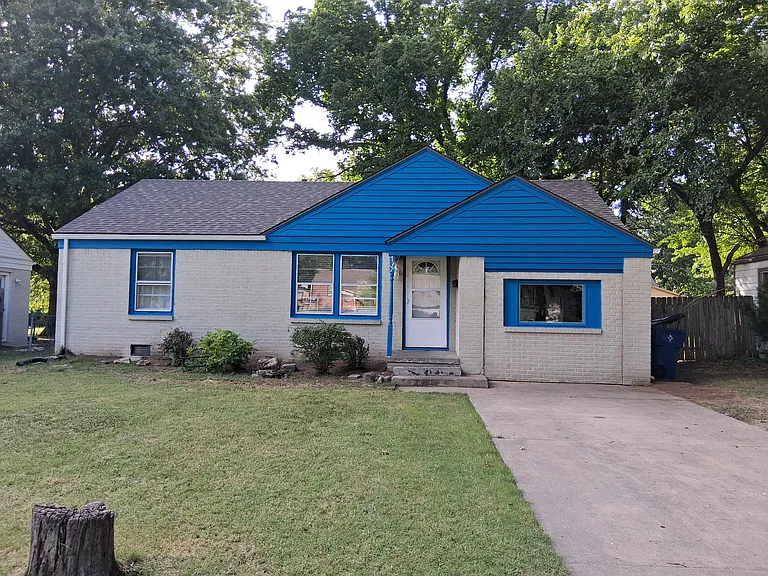 737 S Drury Ln — Photo 1