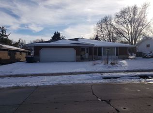 8621 W Arthur Pl, Milwaukee, WI 53227