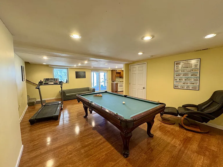 891 Leona Dr — Photo 14