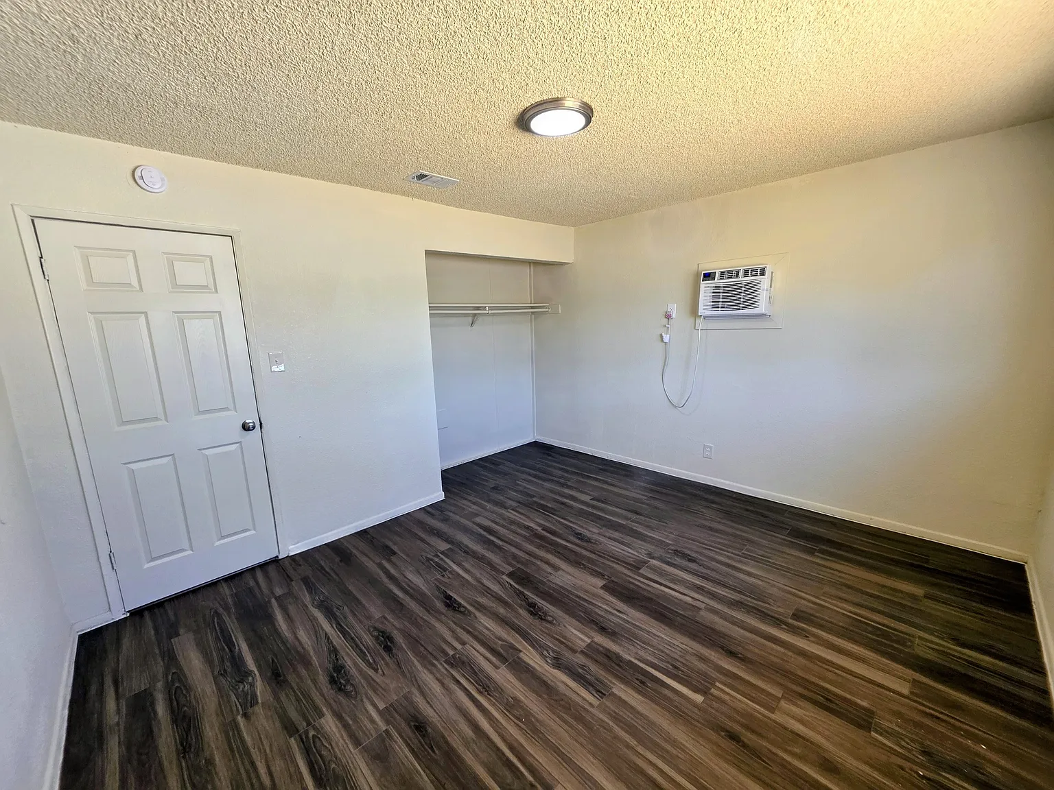 3 bed, 1232 sqft, $2,595 — Photo 3