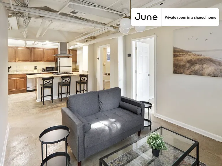 1815S N St SE #E — Photo 9