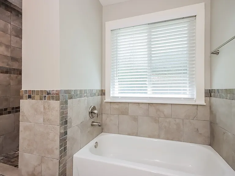 18154 Windy Oaks Ct — Photo 12
