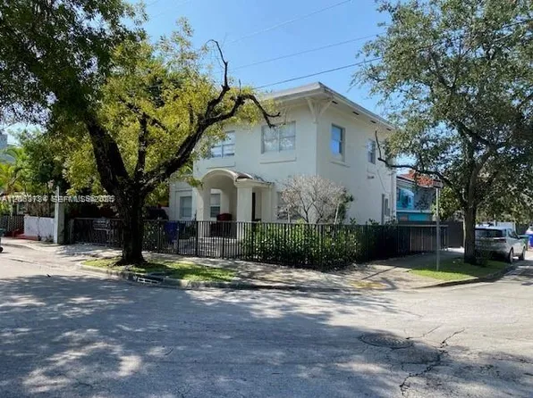 876 SW 2nd St, Miami, FL 33130