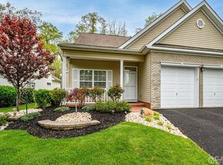 14 Holly House Dr, Helmetta, NJ 08828