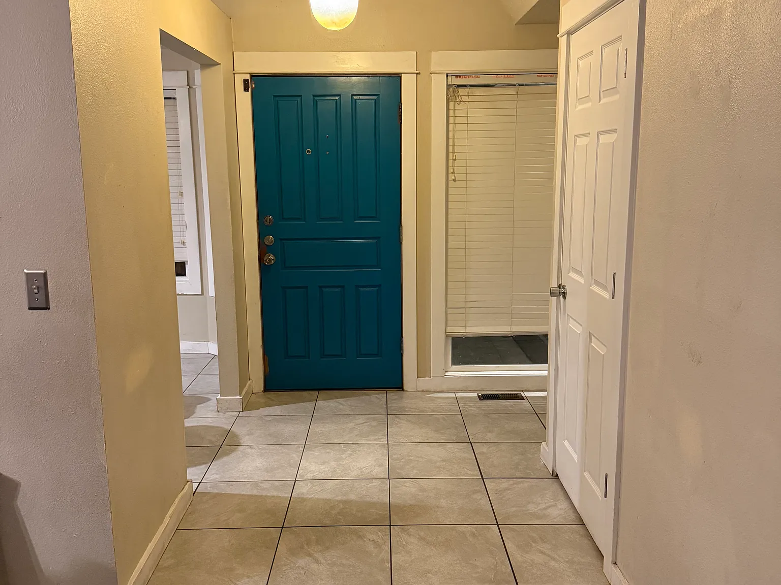 3 bed, 1220 sqft, $2,800 — Photo 2