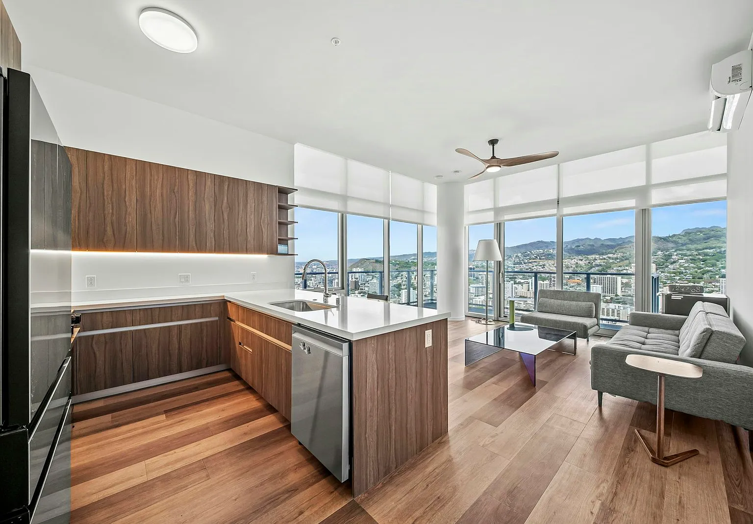 1515 Liona Street, Unit 4418 — Photo 1