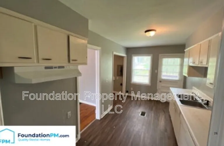 2324 Slocum Ave — Photo 6