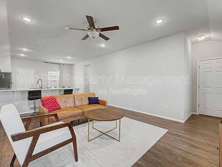 946 E Sparrow Cir — Photo 7