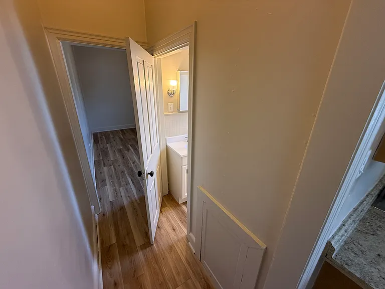 413 State St #10 — Photo 4